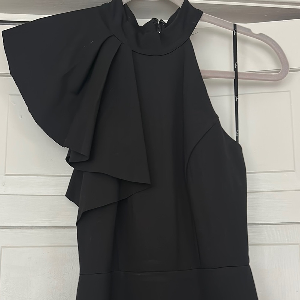 Elegant Black Evening Gown - Picture 2 of 5
